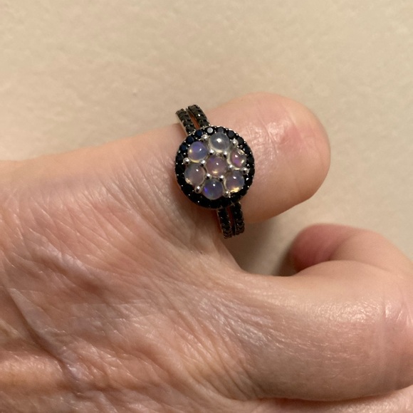 Opal & Black Spinel - Picture 3 of 12